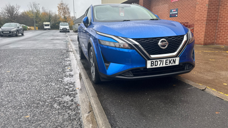 Nissan Qashqai 1.3 DiG-T MH N-Connecta 5dr Petrol Hatchback